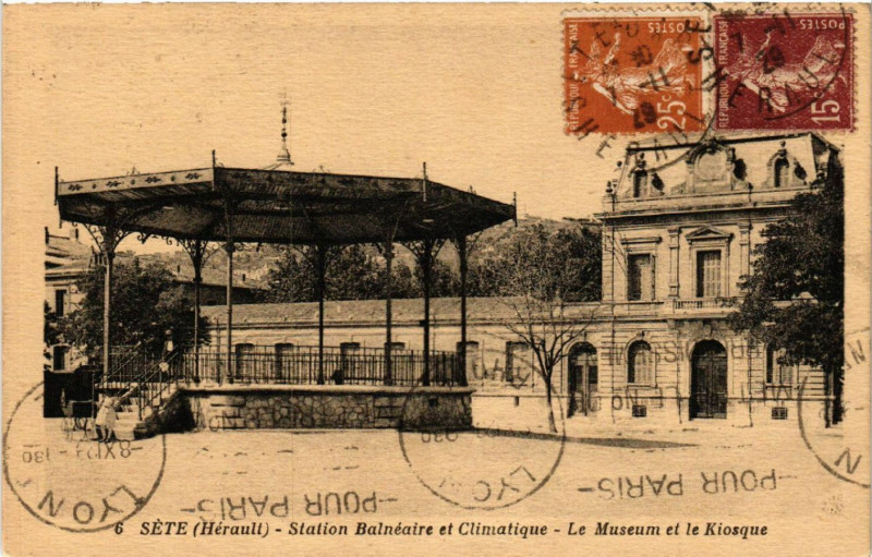 Carte postale ancienne Sete - Le Museum et le à Sète
