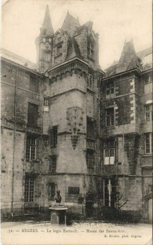 Carte postale ancienne Angers Le Logis Beaux Arts France à Angers