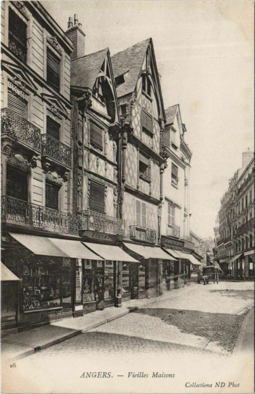 Carte postale ancienne Angers Vieilles Maisons France à Angers