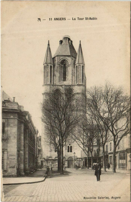Carte postale ancienne Angers Tour Saint-Aubin France à Angers