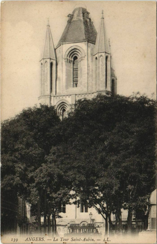 Carte postale ancienne Angers Tour Saint-Aubin France à Angers