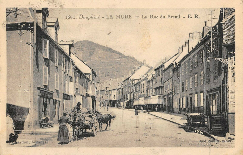 Carte postale ancienne La Mure La Rue Du Breuil à La Mure