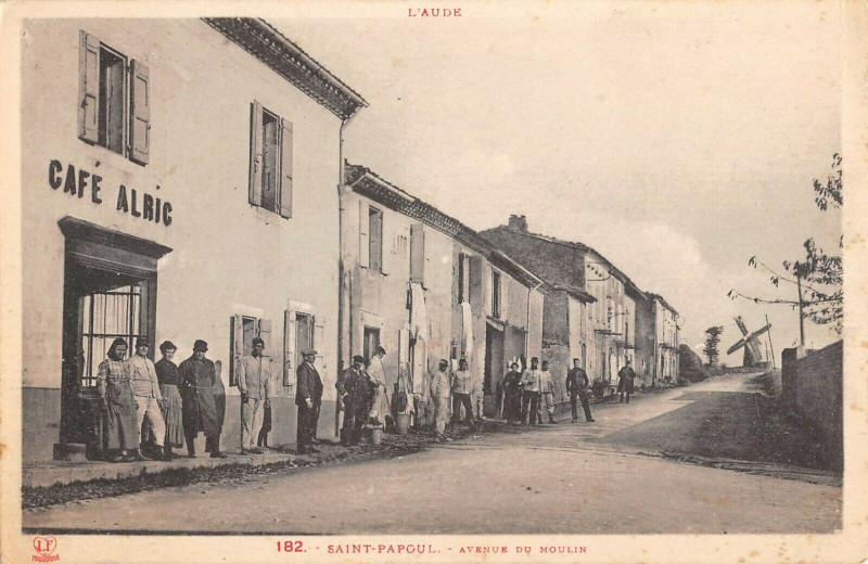 Carte postale ancienne Saint Papoul Avenue Du Moulin à Saint-Papoul
