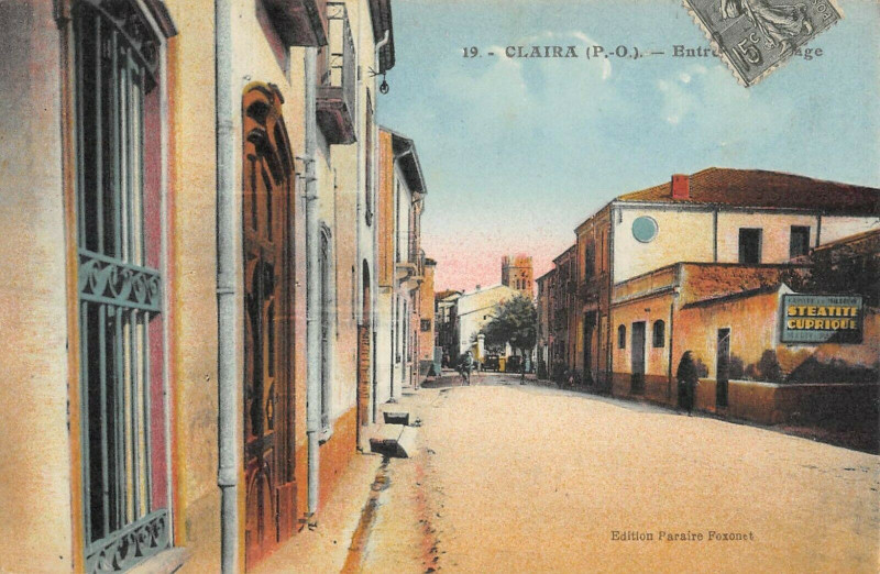 Carte postale ancienne Claira Entree Du Village à Claira