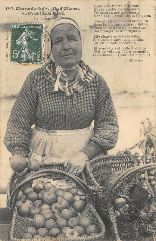Carte postale ancienne Ile D'Oleron Au Marche De Saint Pierre La Dulette