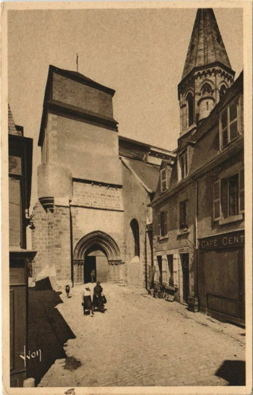 Carte postale ancienne Gueret Porche d'Entree de l'Eglise