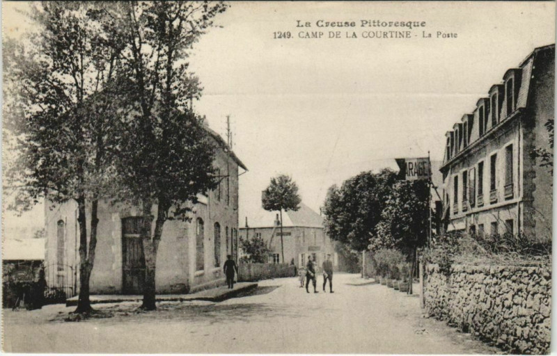Carte postale ancienne La Courtine Camp de La Courtine - La Poste à La Courtine