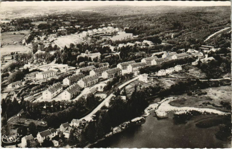 Carte postale ancienne La Courtine Vue Generale du Camp à La Courtine