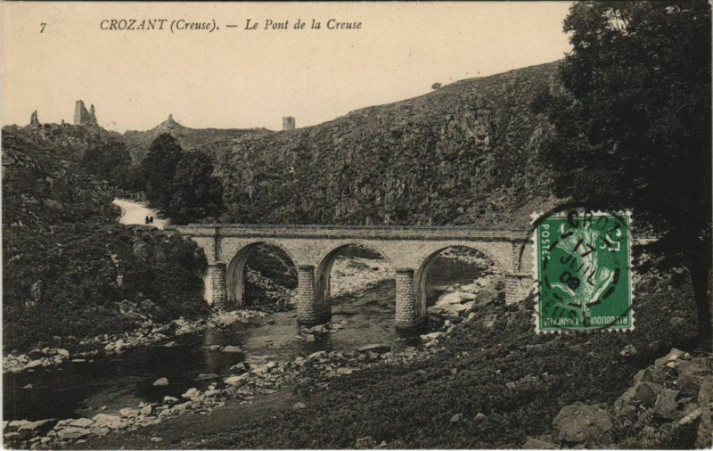 Carte postale ancienne Crozant Le Pont de la Creuse à Crozant