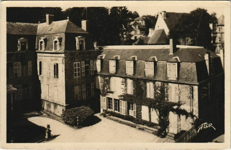 Carte postale ancienne Gueret La Prefecture