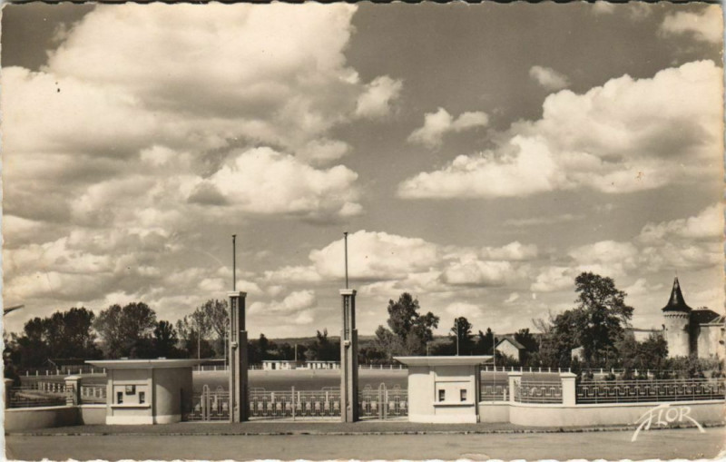 Carte postale ancienne Gueret La Stade