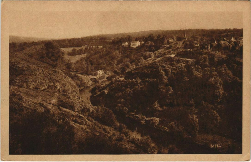 Carte postale ancienne Anzeme Vue Generale et la Vallee de la Creuse