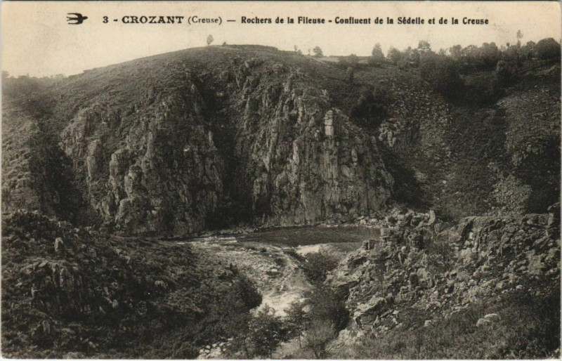Carte postale ancienne Crozant Rochers de la Fileuse - Confluent à Crozant