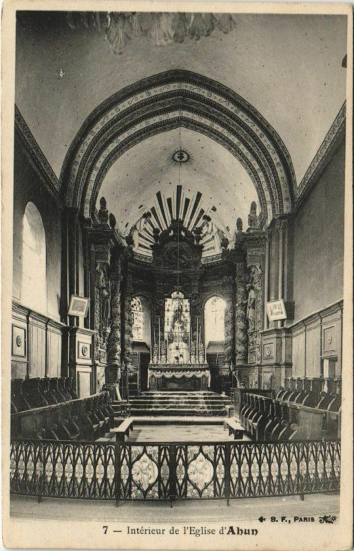 Carte postale ancienne Ahun Interieur de l'Eglise d'Ahun à Ahun