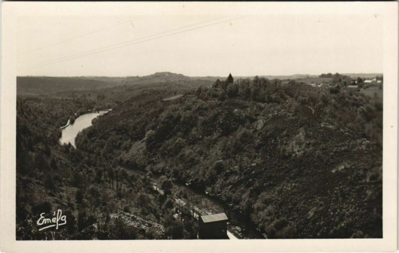 Carte postale ancienne Chatelus-le-Marcheix La Vallee du Thaurion