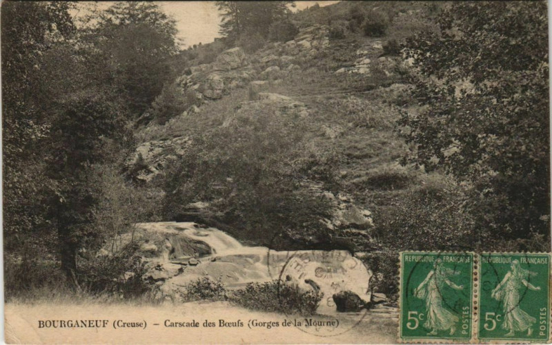 Carte postale ancienne Bourganeuf Cascade des Boeufs - Gorges de la Mourne à Bourganeuf