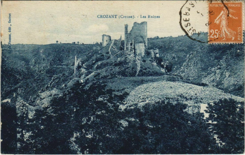 Carte postale ancienne Crozant Les Ruines à Crozant