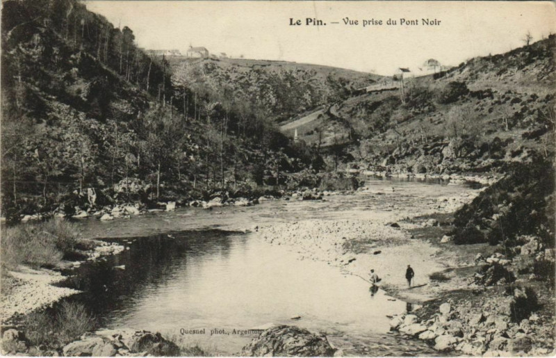 Carte postale ancienne Le Pin Vue prise du Pont Noir