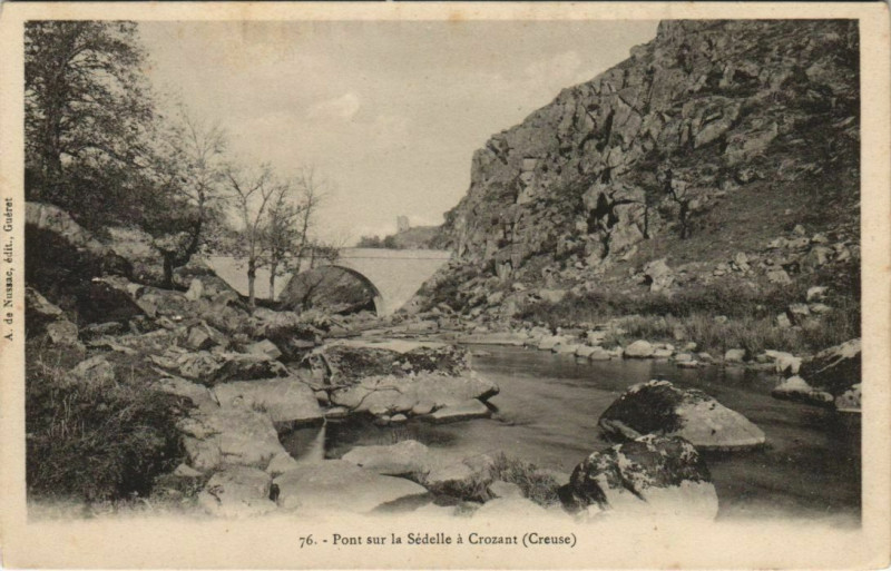 Carte postale ancienne Crozant Pont sur la Sedelle a Crozant à Crozant