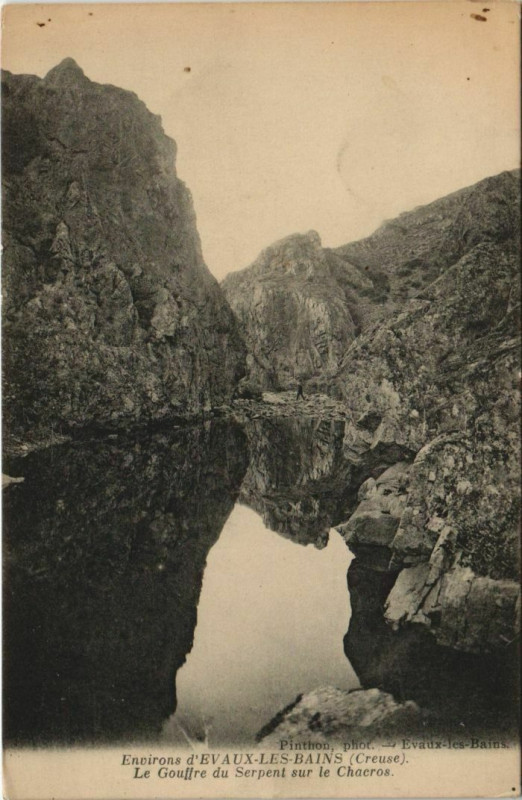 Carte postale ancienne Le Gouffre du Serpent sur le Chacros - Env. D'Evaux-les-Bains