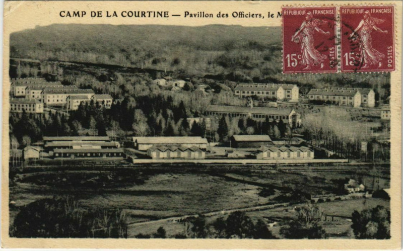 Carte postale ancienne La Courtine Camp de la Courtine - Pavillon des Officiers à La Courtine