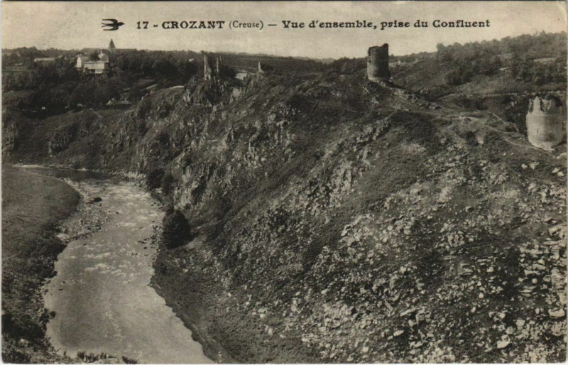Carte postale ancienne Crozant Vue d'Ensemble prise du Confluent à Crozant
