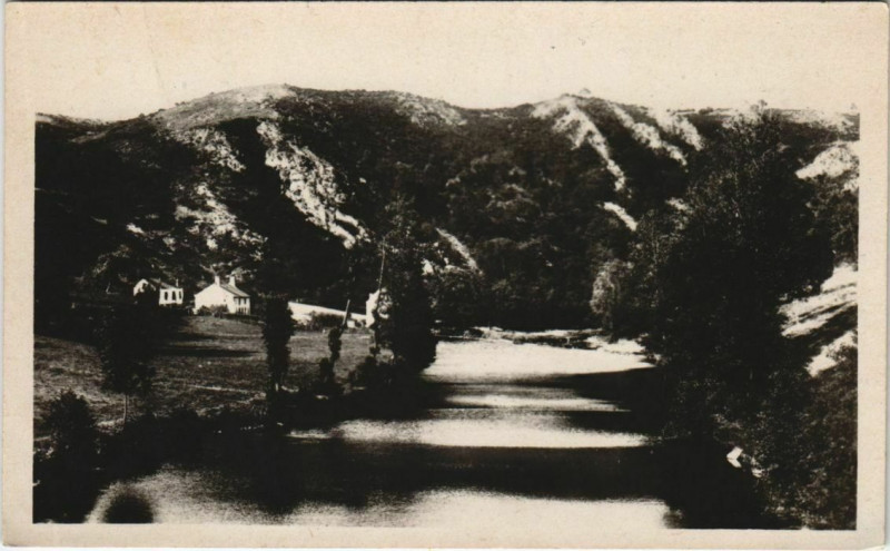 Carte postale ancienne Vallee de la Tardes - Paysage pres des Mines d'Or du Chatelet à Tardes