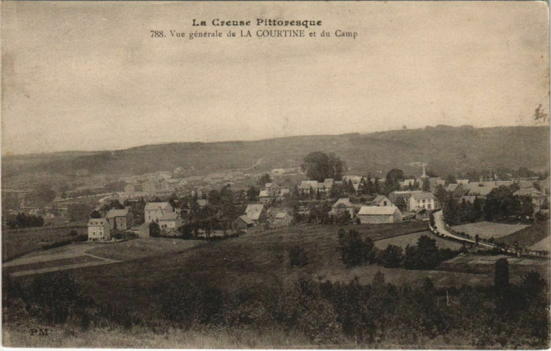 Carte postale ancienne La Courtine Vue Generale de La Courtine et du Camp à La Courtine