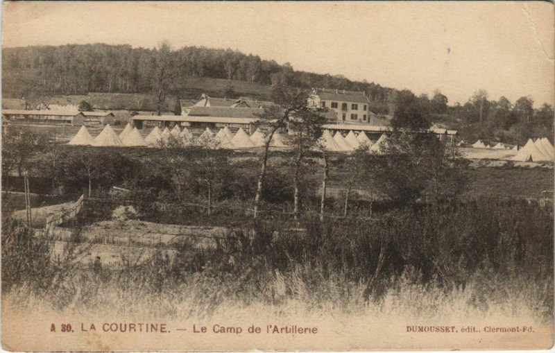 Carte postale ancienne La Courtine Le Camp de l'Artillerie à La Courtine