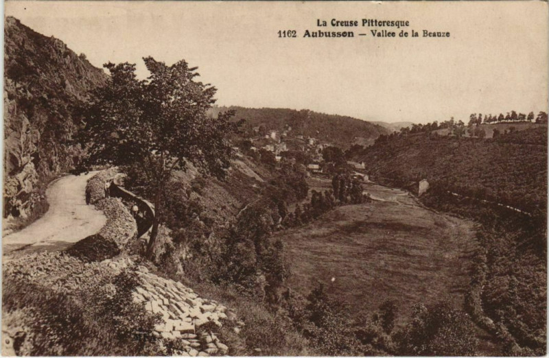 Carte postale ancienne Aubusson Vallee de la Beauze à Aubusson
