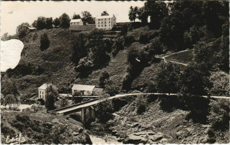 Carte postale ancienne Anzeme Les Gorges de la Creuse au Pont du Diable