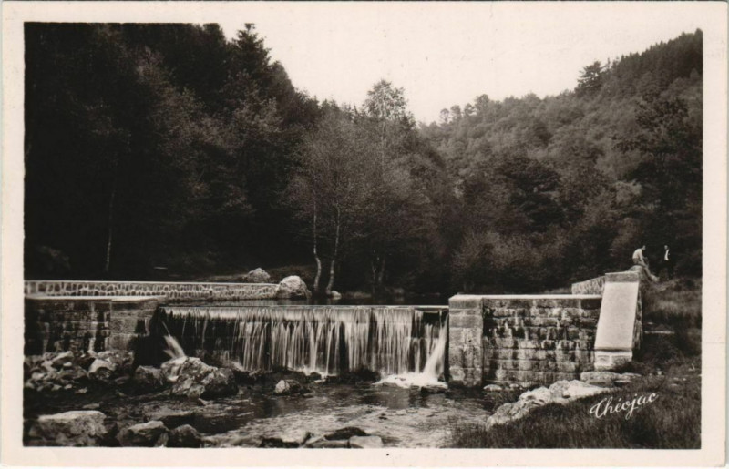 Carte postale ancienne Bourganeuf Vallee du Verger - La Piscine à Bourganeuf