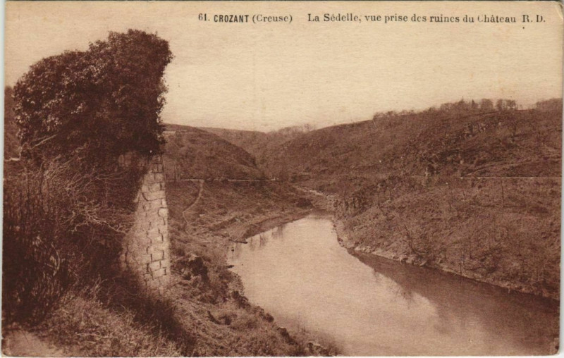 Carte postale ancienne Crozant La Sedelle - Vue prise des Ruines du Chateau à Crozant