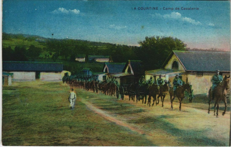 Carte postale ancienne La Courtine Camp de Cavalerie à La Courtine
