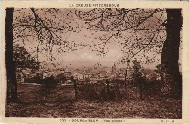 Carte postale ancienne Bourganeuf Vue Generale à Bourganeuf