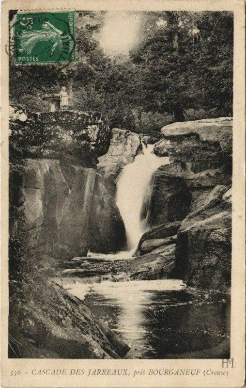 Carte postale ancienne Cascade des Jarreaux pres Bourganeuf à Bourganeuf