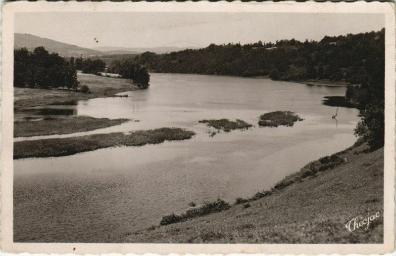 Carte postale ancienne Environs de Bourganeuf - Barrage - Pont de Murat à Bourganeuf