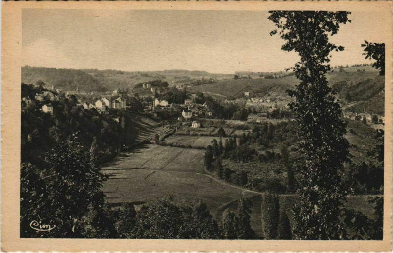Carte postale ancienne Aubusson Vue Generale - Un Joli Coin sur la Vallee à Aubusson