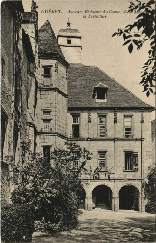Carte postale ancienne Gueret Ancienne Residence des Comtes de la Marche - La Prefecture