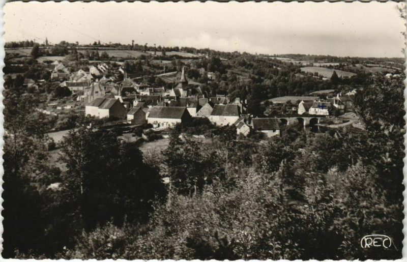 Carte postale ancienne La Celle-Dunoise Vue Generale à La Celle-Dunoise