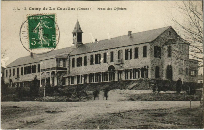 Carte postale ancienne La Courtine Camp de La Courtine - Mess des Officiers à La Courtine
