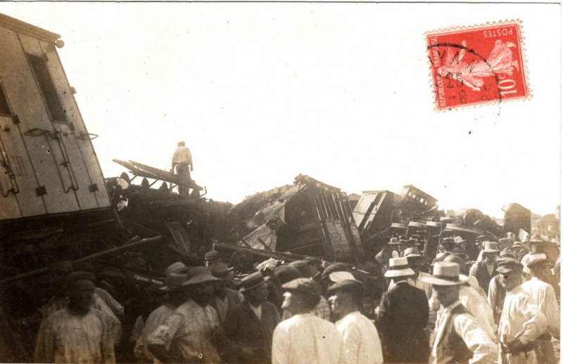 Carte postale ancienne Déraillement de train à Saujon