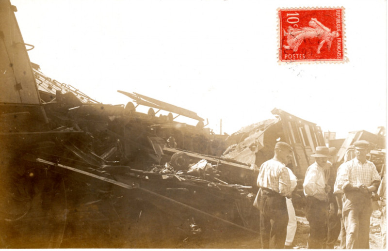 Carte postale ancienne Déraillement de train à Saujon