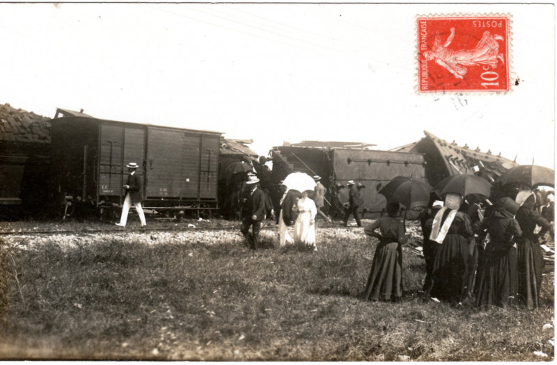 Carte postale ancienne Déraillement de train à Saujon