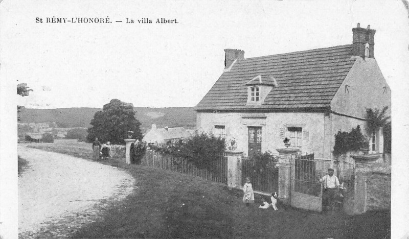 Carte postale ancienne Saint Remy L'Honore La Villa Albert