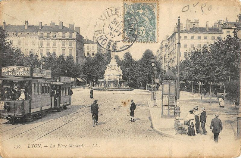 Carte postale ancienne Lyon La Place Morand à Lyon