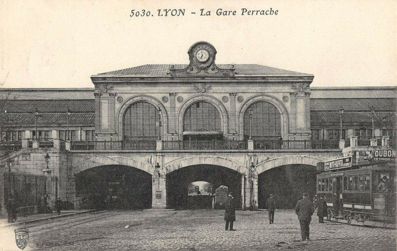 Carte postale ancienne Lyon La Gare Perrache à Lyon