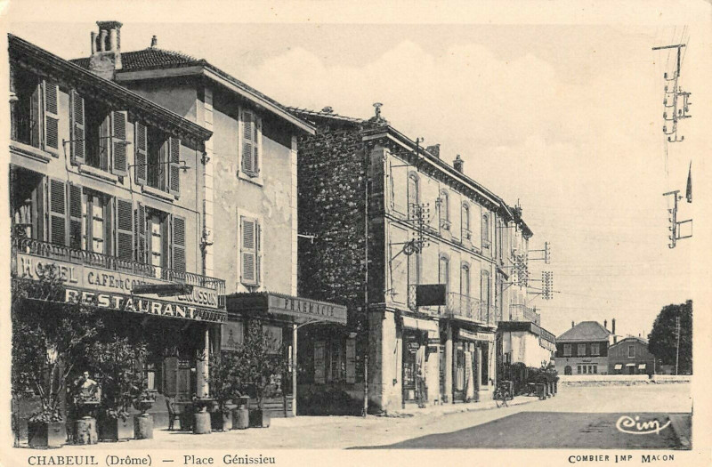 Carte postale ancienne Chabeuil Place Genissieu à Chabeuil