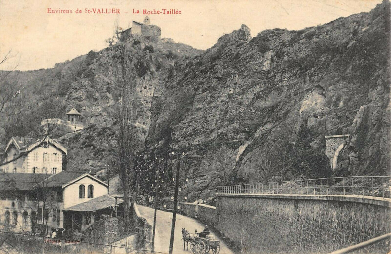 Carte postale ancienne Environs Saint Vallier La Roche Taillee à Saint-Vallier