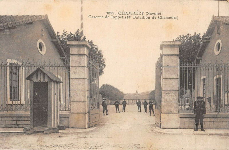 Carte postale ancienne Chambery Caserne De Joppet 13eBATAILLON De Chasseurs